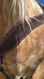 Buckstitch breast collar. handmade leather horse tack by ranch hand (8)